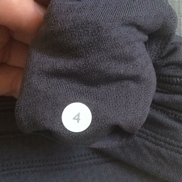 Grey/White tank - Picture 5 of 5